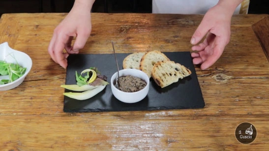 L'impiattamento dei nostri crostini toscani